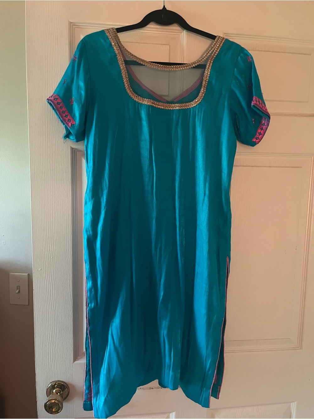 Vintage Turquoise Long Sleeve Kaftan with Pink Accents
